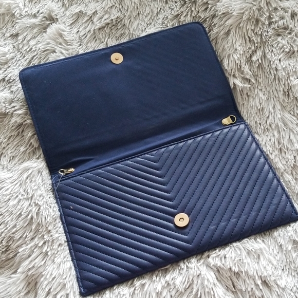 🍍 Clutch Purse - Picture 2 of 4